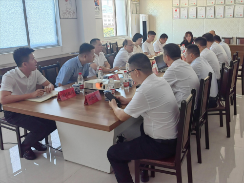 政協(xié)楊義壇副主席蒞臨指導(dǎo)，調(diào)研企業(yè)金融情況的圖片